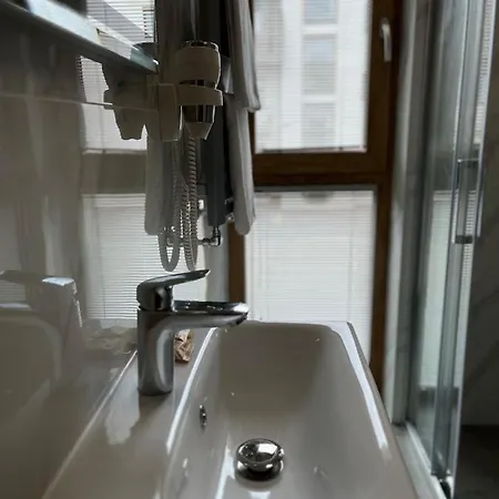 Проживание в семье Sea 1 *