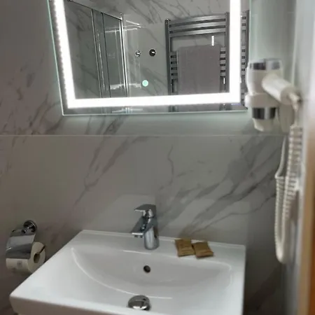 Проживание в семье Sea 1 *